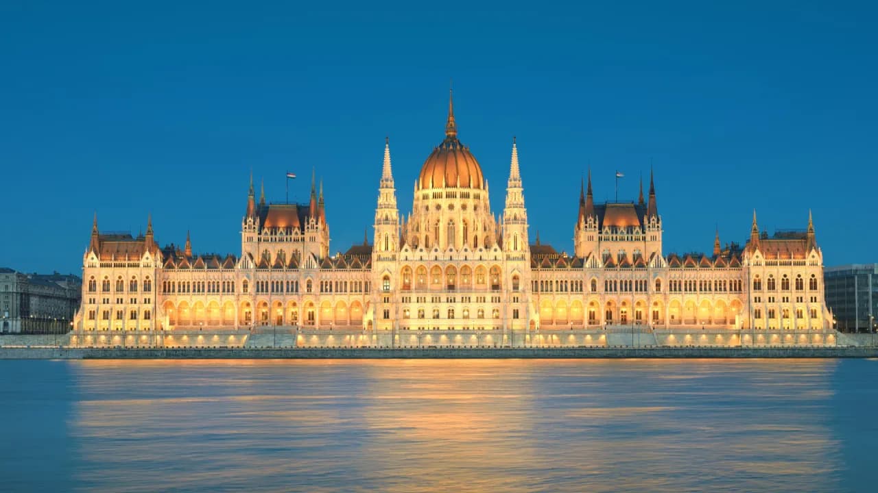 Atmospheric image for sworn Hungarian translations