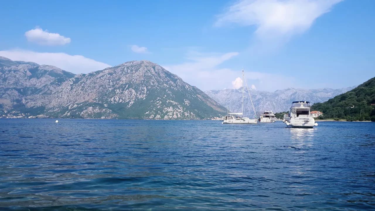 Atmospheric image for sworn Montenegrin translations