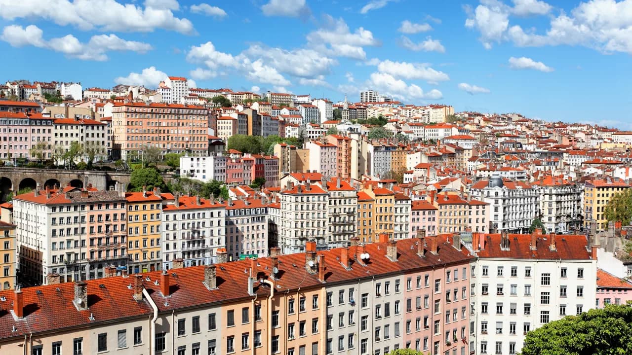 Atmospheric image for sworn Portuguese translations