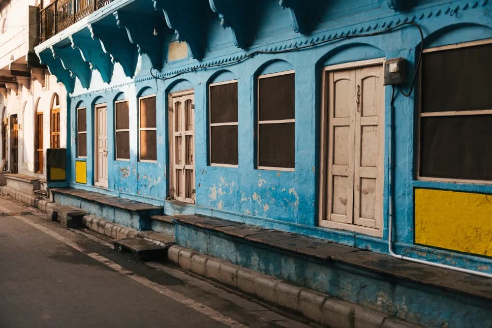 Atmospheric image for sworn Caribbean Hindustani translations